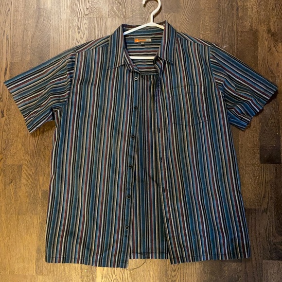 🦋 2/$20 Mountain Ridge vertical stripe button down tee - Picture 3 of 7